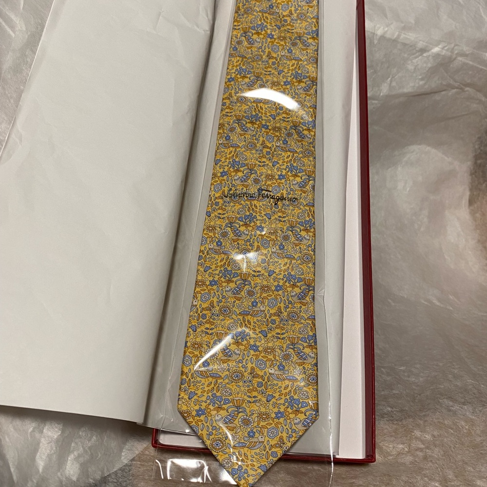 NWT Ferragamo Silk Tie $190 - Picture 4 of 6
